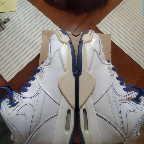 Nike Air Flights - Picture 5 of 5